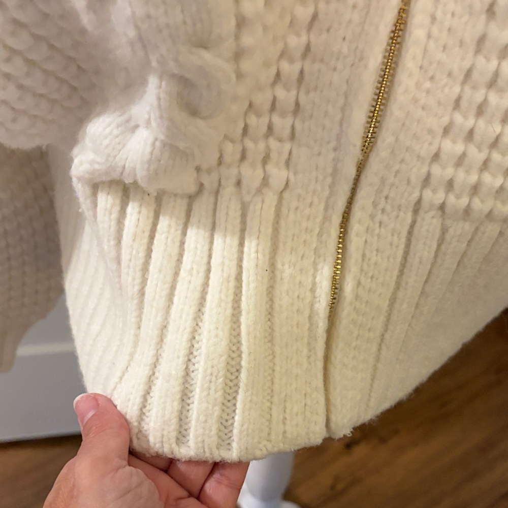 🪵 🔥 Cozy Cream Cable Knit Cardigan 🪵 🔥 - Picture 6 of 13